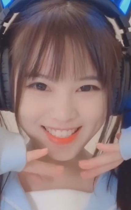 团团吃瓜事件秀可爱,萌态十足圈粉无数